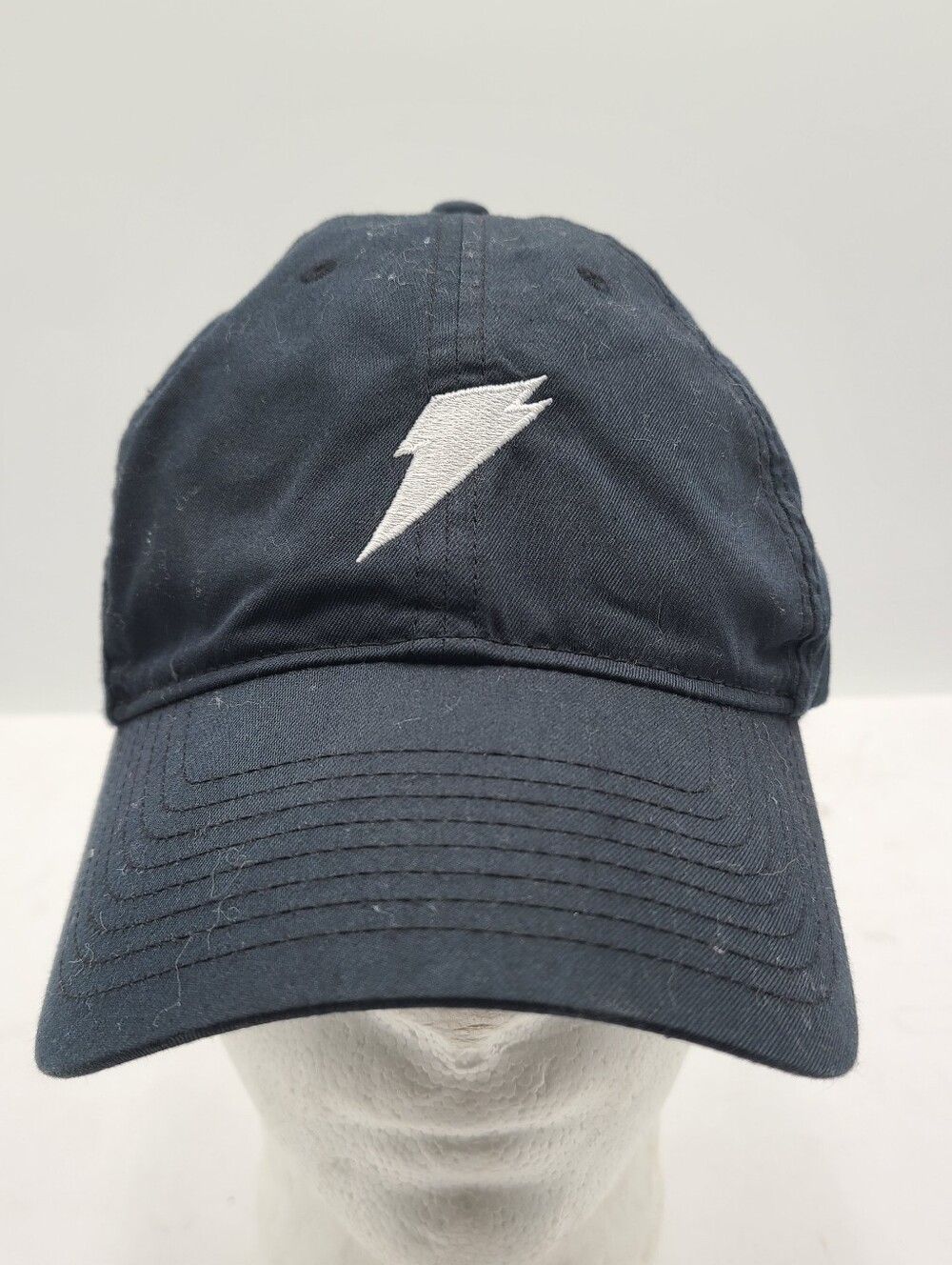 B55 Nike Dri Fit Gatorade Lightning Club Cap Black Adjustable Embroidered